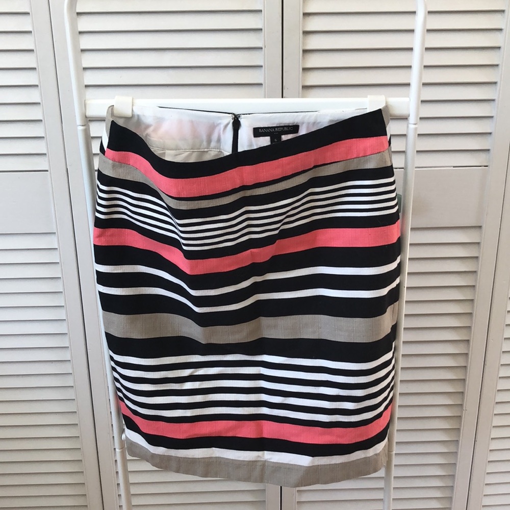 Banana Republic Skirt with POP of pink!